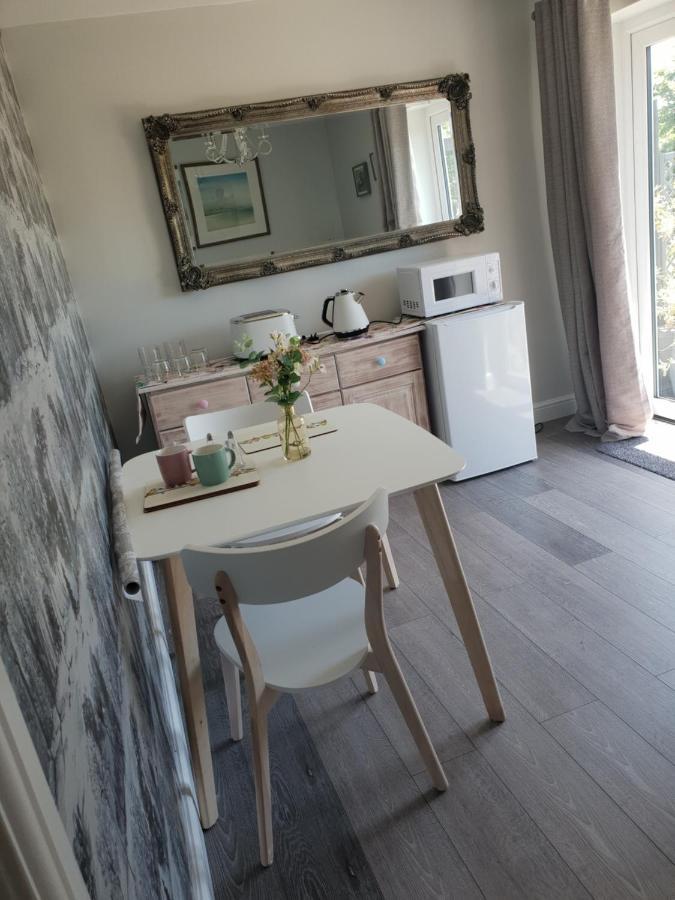 Goshens Farm B&B Wootton Bridge  Екстериор снимка